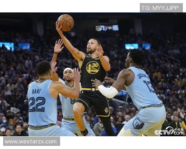 2016年勇士与灰熊对决回顾CCTV精彩赛事分析与精彩瞬间分享