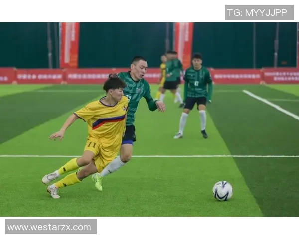 内蒙古中尤迎战成都兴城争夺足球联赛关键胜利的精彩对决