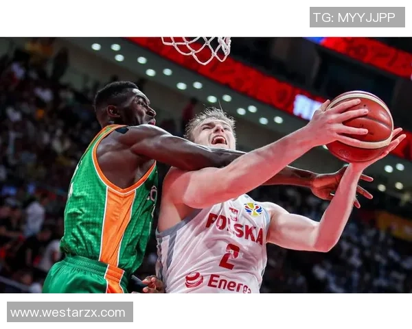 巴西队与朝鲜队在绿茵场上展开激烈对抗精彩瞬间回顾 巴西队与朝鲜队在绿茵场上展开激烈对抗精彩瞬间回顾